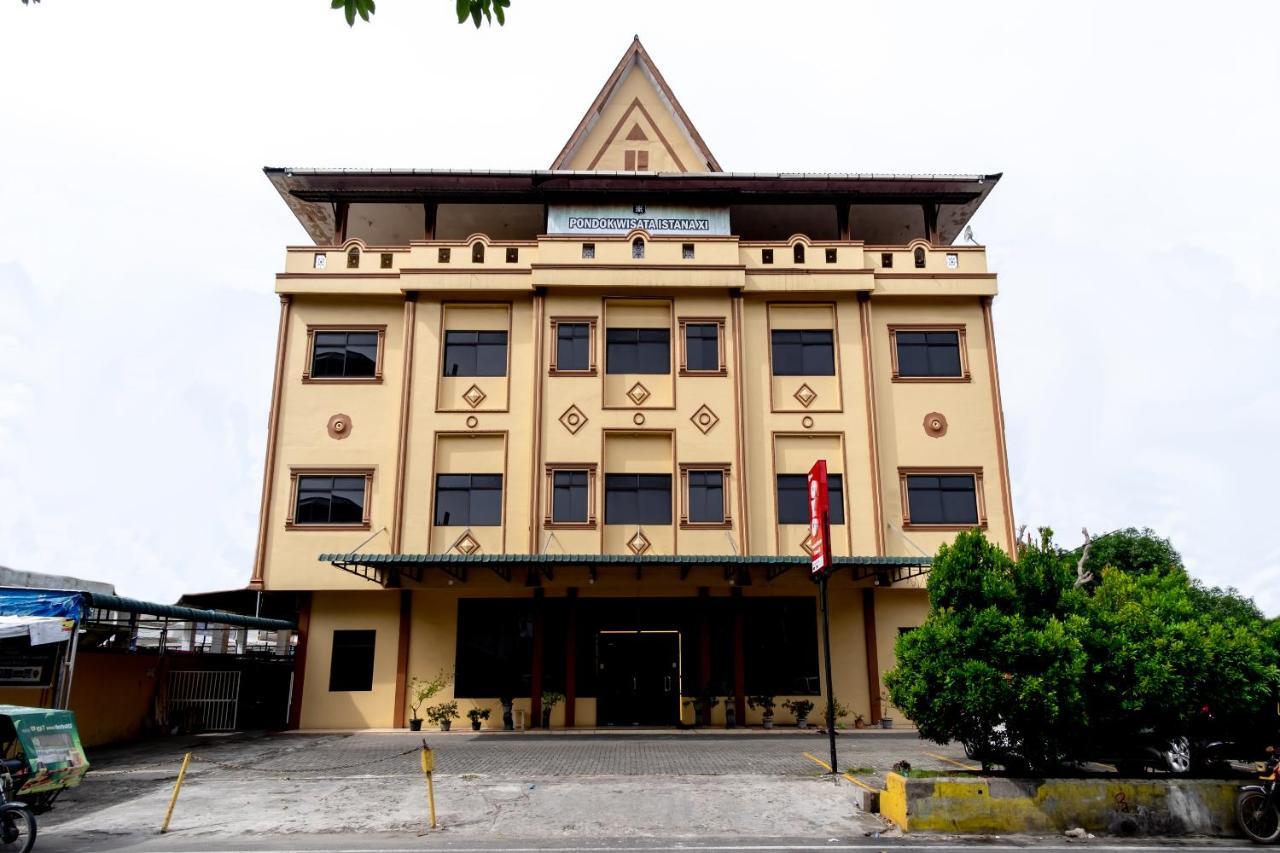Oyo 1364 Pondok Wisata Istana XI Medan Exterior foto